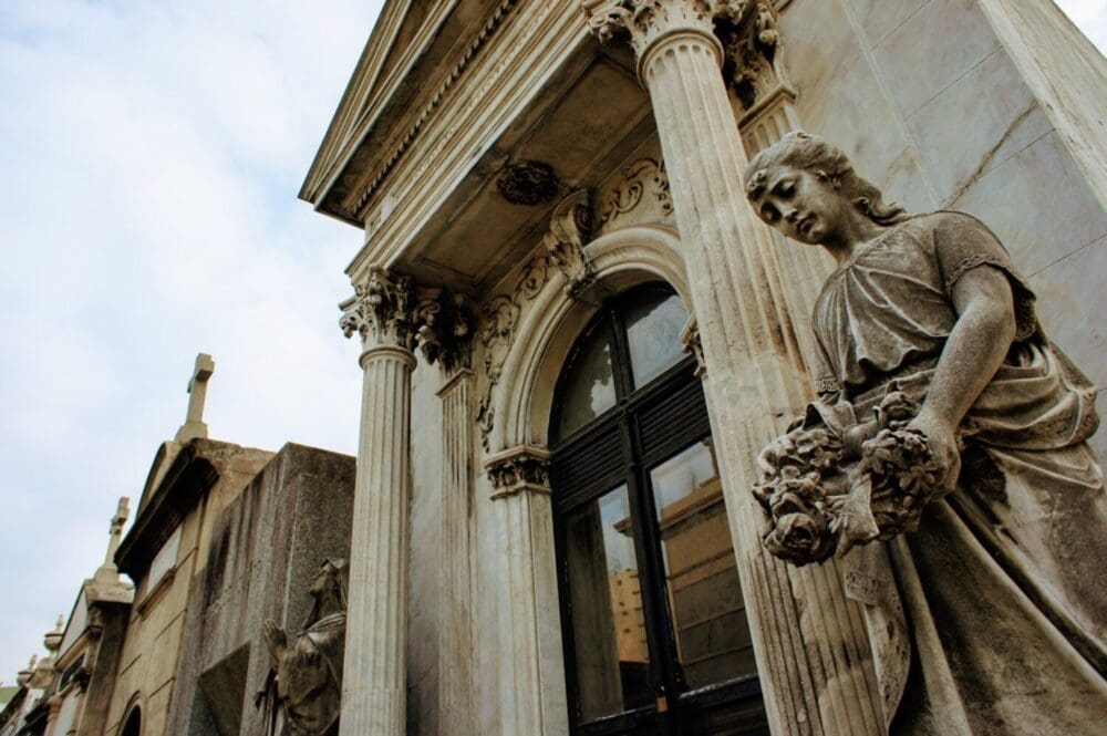 la recoleta cemetery