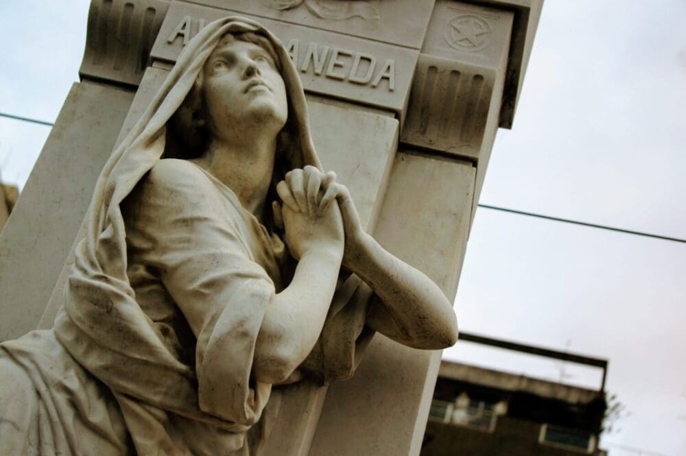 la recoleta cemetery