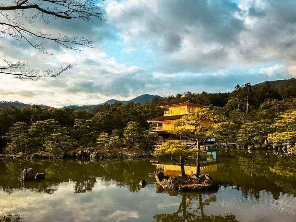Magic Hour at Kinkakuji Temple, the Golden Pavilion in Kyoto 4 kinkakuji golden pavilion in kyoto
