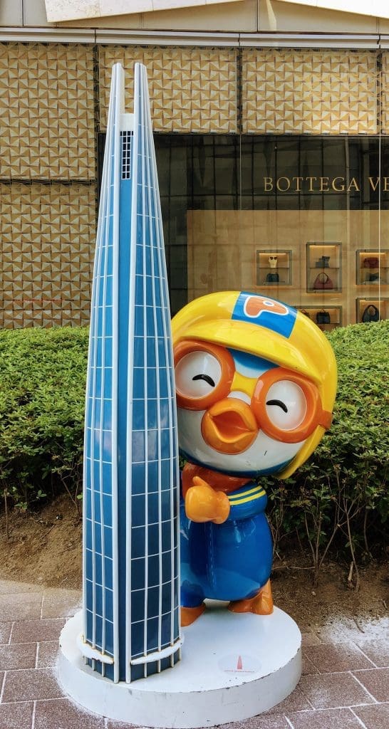 Starfield COEX Mall Guide: 12 Best Things to Do + Navigation Hacks 14 Pororo hugging model of Lotte World Tower