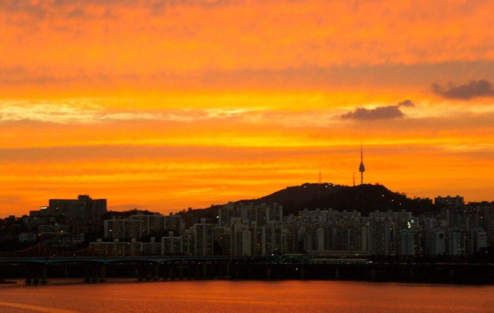 Seoul at Night | 29 Amazing Things for Insomniacs to do After Dark 42 sunset over namsan in seoul korea