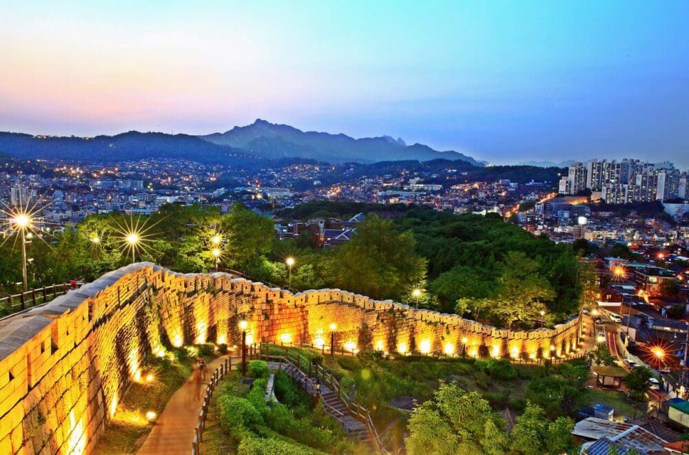Seoul at Night | 29 Amazing Things for Insomniacs to do After Dark 29 Seoul at Night | Fortress Walls