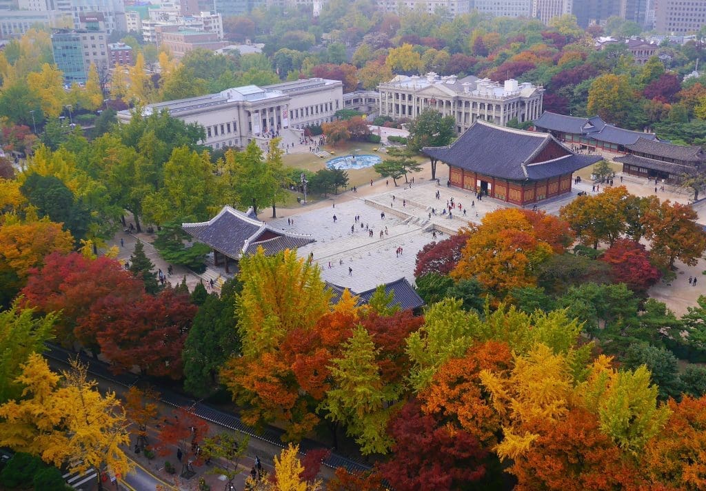 Autumn in Seoul | 17 Spectacular Places to Visit in Seoul during Autumn 17 deoksugung palace during autumn in seoul
