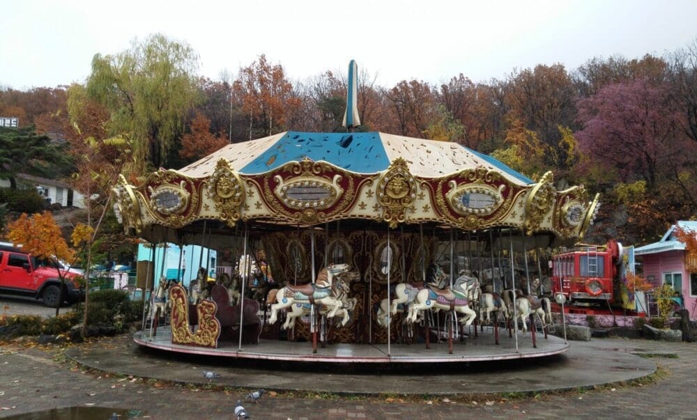 yongma land carousel