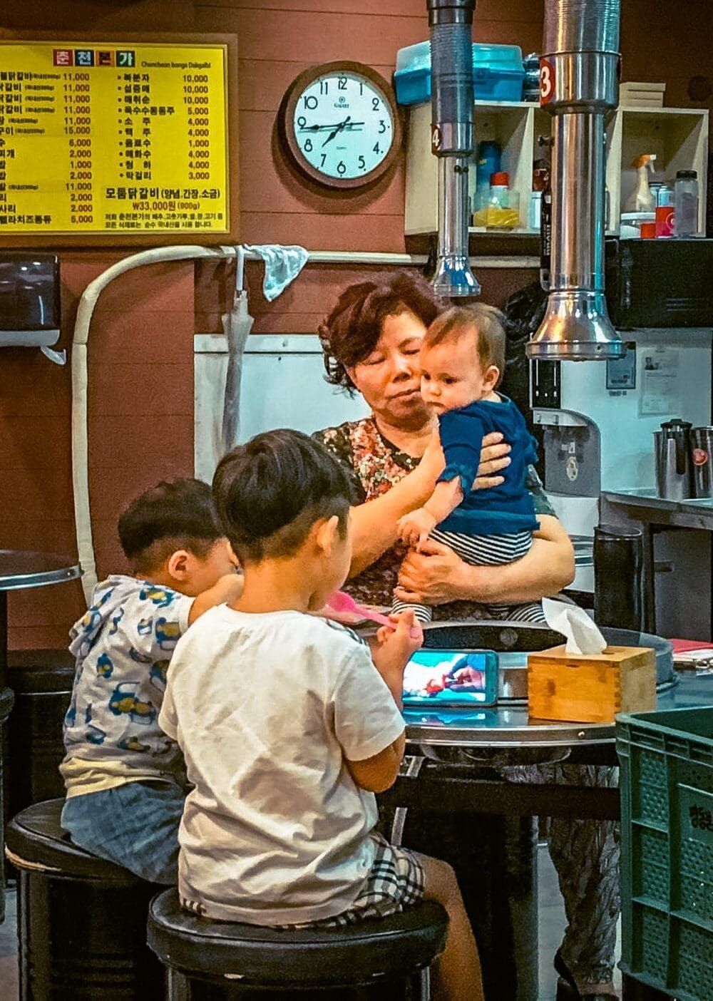 ajumma in restaurant