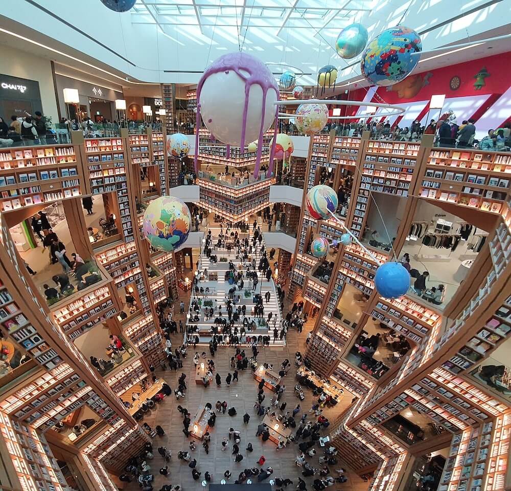 Starfield Library | These Spectacular Libraries in Seoul and Suwon will Blow Your Mind 5 starfield library in suwon korea