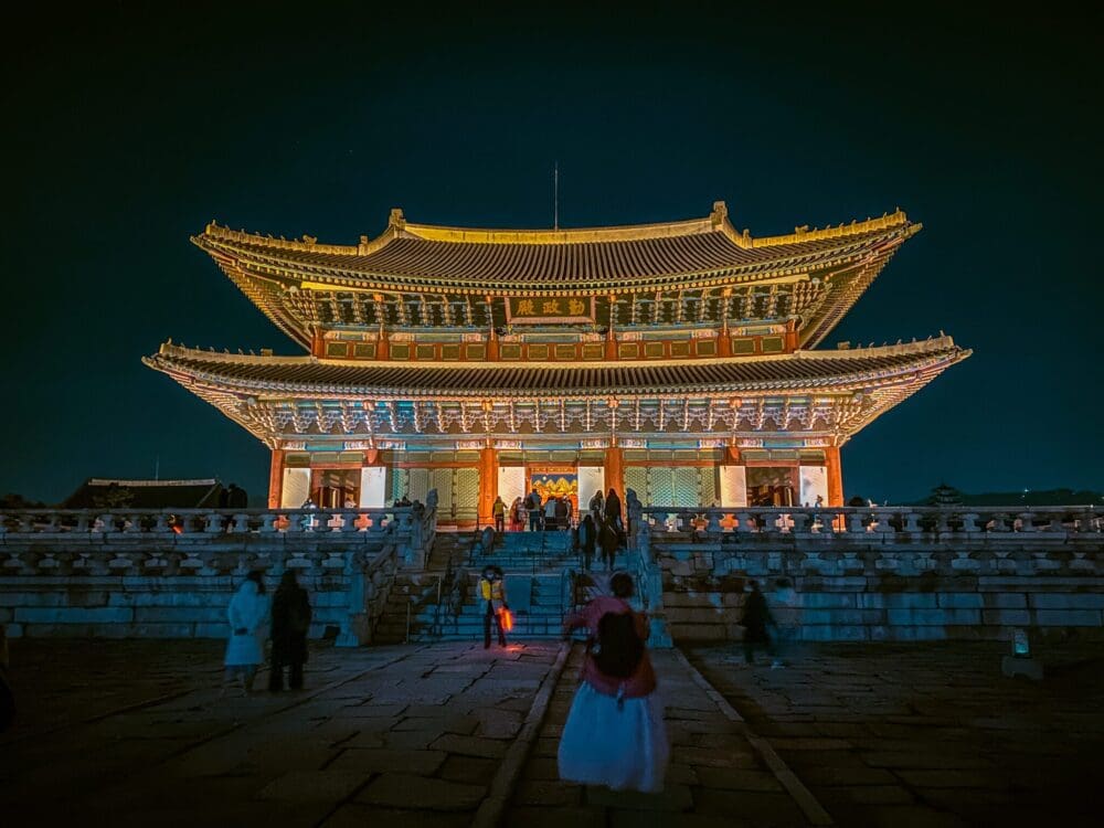 Seoul at Night | 29 Amazing Things for Insomniacs to do After Dark 12 gyeongbokgung palace at night
