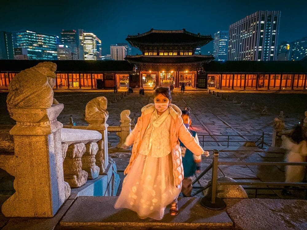 gyeongbokgung at night