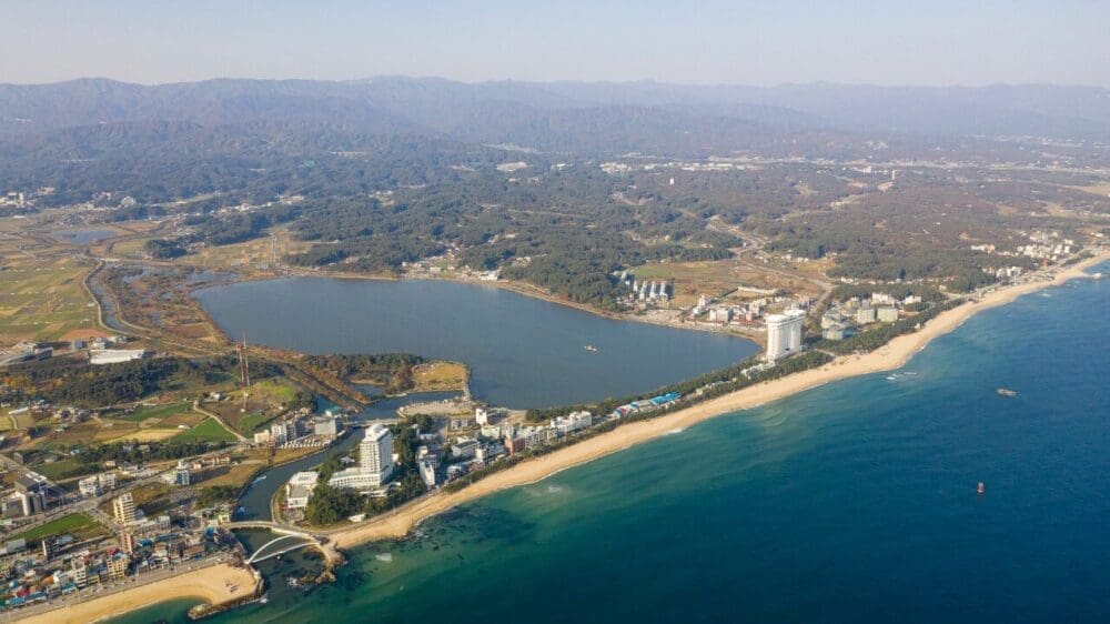 8 Things to do at Gyeongpo Beach in Gangneung for a Perfect Summer Escape 15 gyeongpo beach | gyeongpo lake