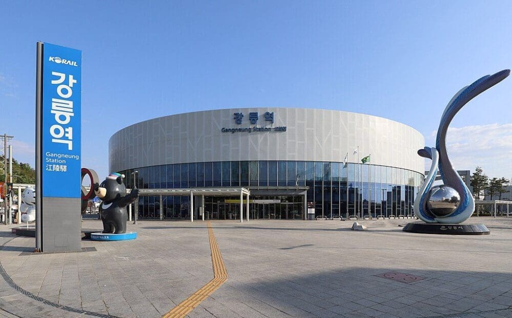 8 Things to do at Gyeongpo Beach in Gangneung for a Perfect Summer Escape 5 Gyeongpo Beach | Gangneung Station