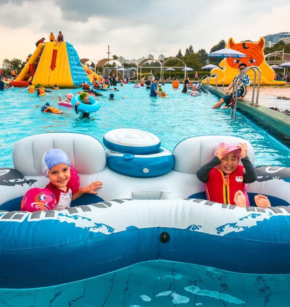 summer in korea | public swimming pools