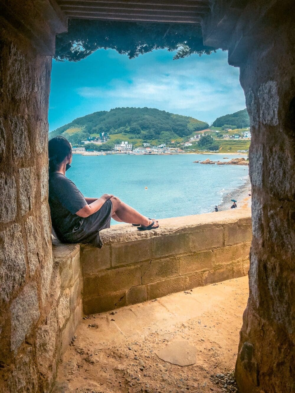 Maemiseong (매미성) | How to Visit Geoje's Magical Castle 1 lookout to the sea at Maemi Castle / Maemiseong