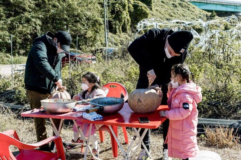 The Best Events to Celebrate Halloween in Korea in Spooky Style 14 bear foot gardens pumpkin carving event during halloween in korea