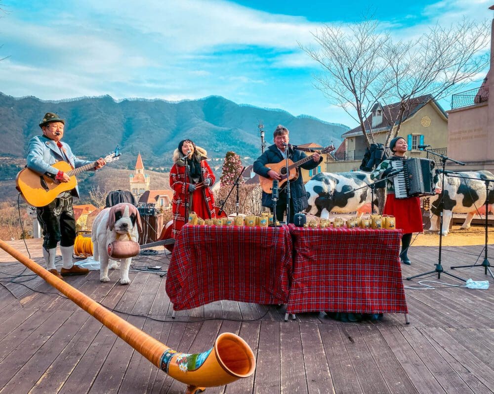 winter in korea | yodelling performance at edelweiss swiss theme park in korea