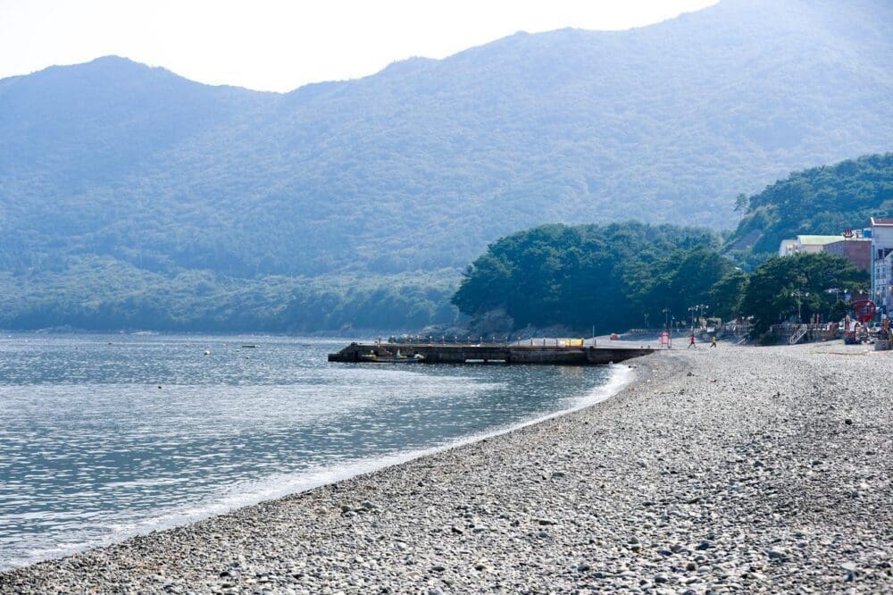 17 Spectacular Beaches in Korea to Beat the Summer Heat 14 beaches in korea | hakdong beach on geoje island