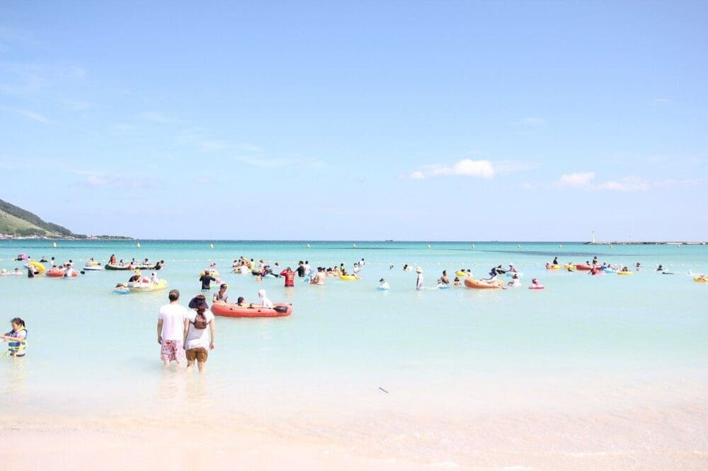 17 Spectacular Beaches in Korea to Beat the Summer Heat 19 beaches in korea | hyeopjae beach in jeju