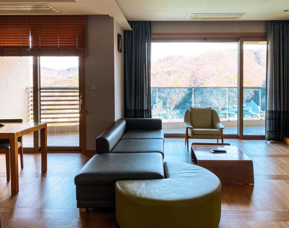 Vivaldi Park Snowy Land Guide 2025 / 26 | The Best Sled Park near Seoul for Winter 27 vivaldi park korea | suite room at sono felice
