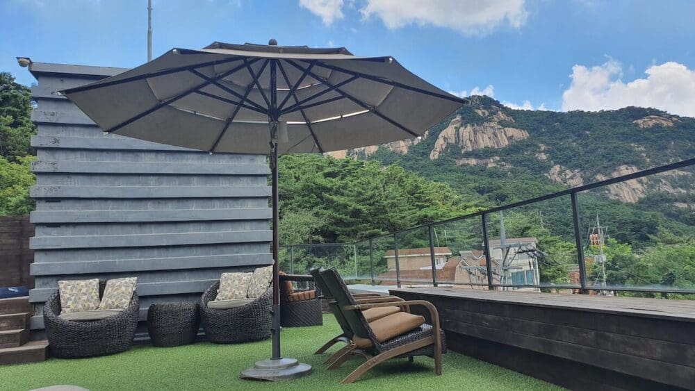 autumn in korea | the piano cafe