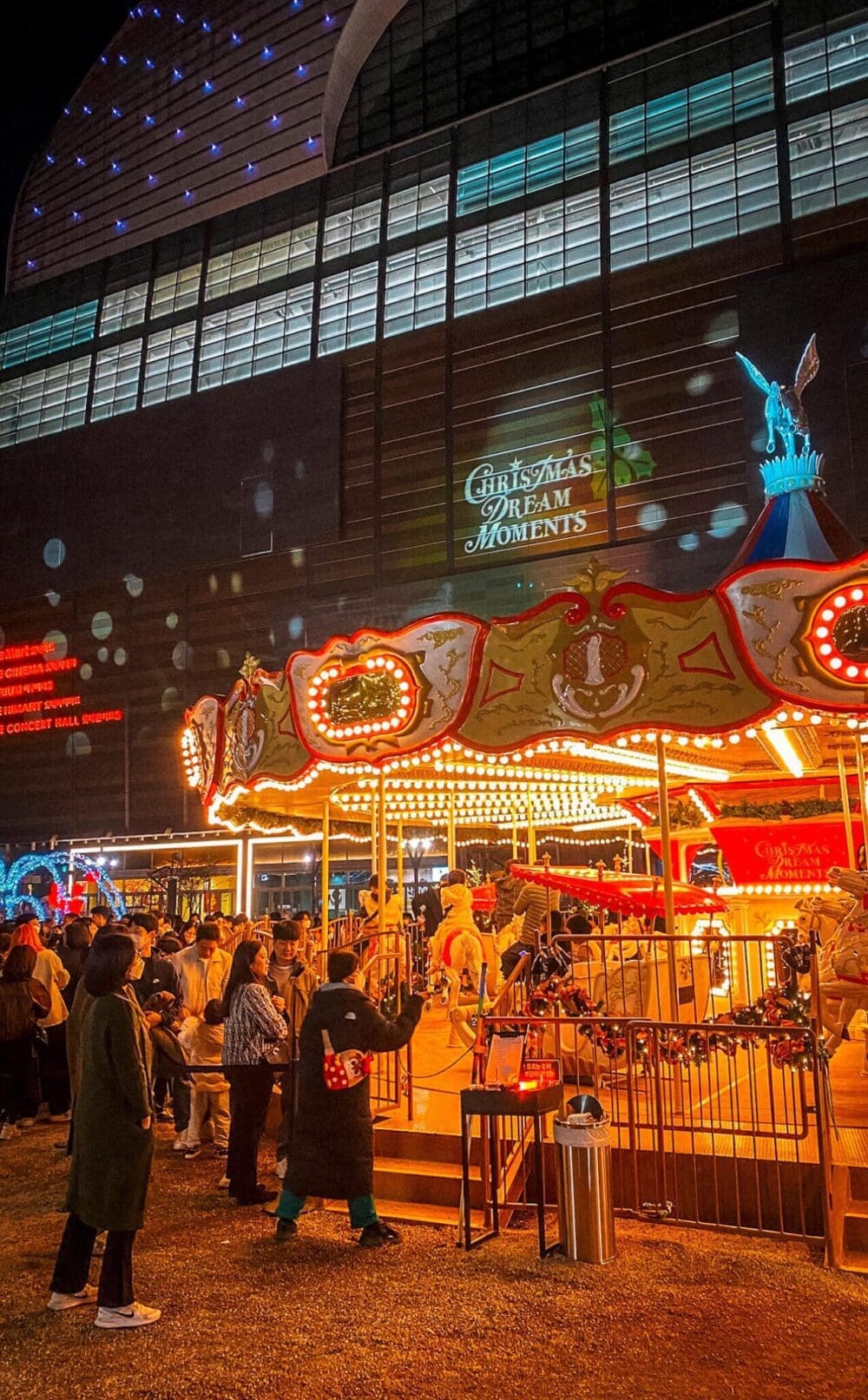 Christmas in Seoul 2026 | The 26 Best Festive Things to Do in Seoul for Christmas 10 christmas in seoul | lotte world mall