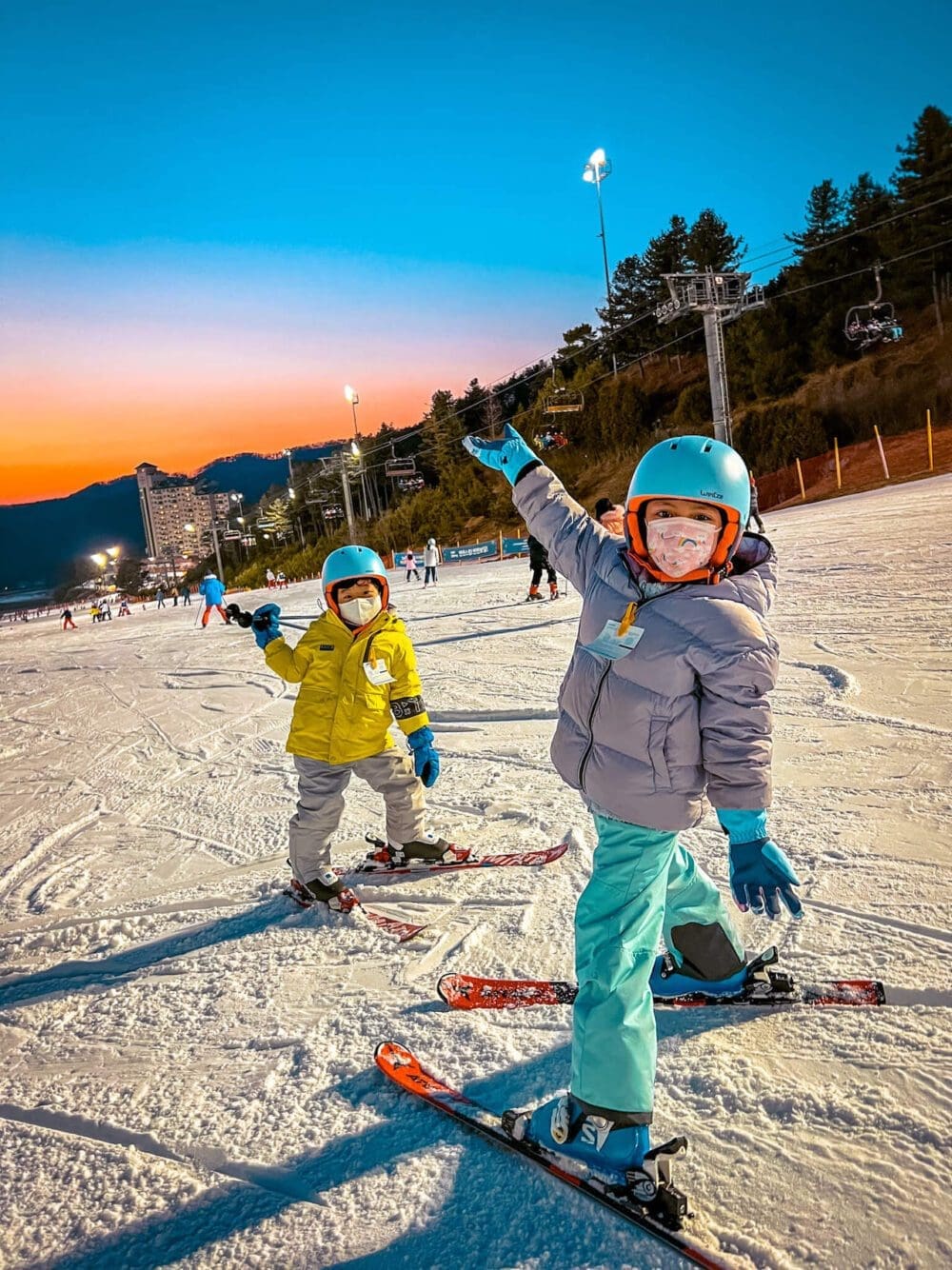 ski resorts near seoul | night skiing at oak valley