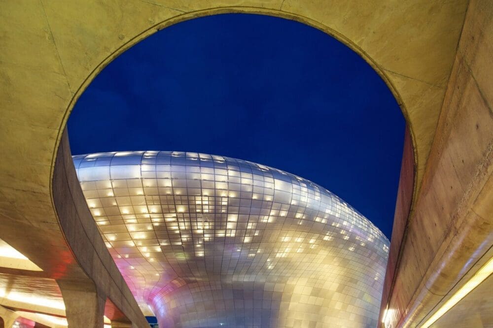 dongdaemun design plaza seoul korea