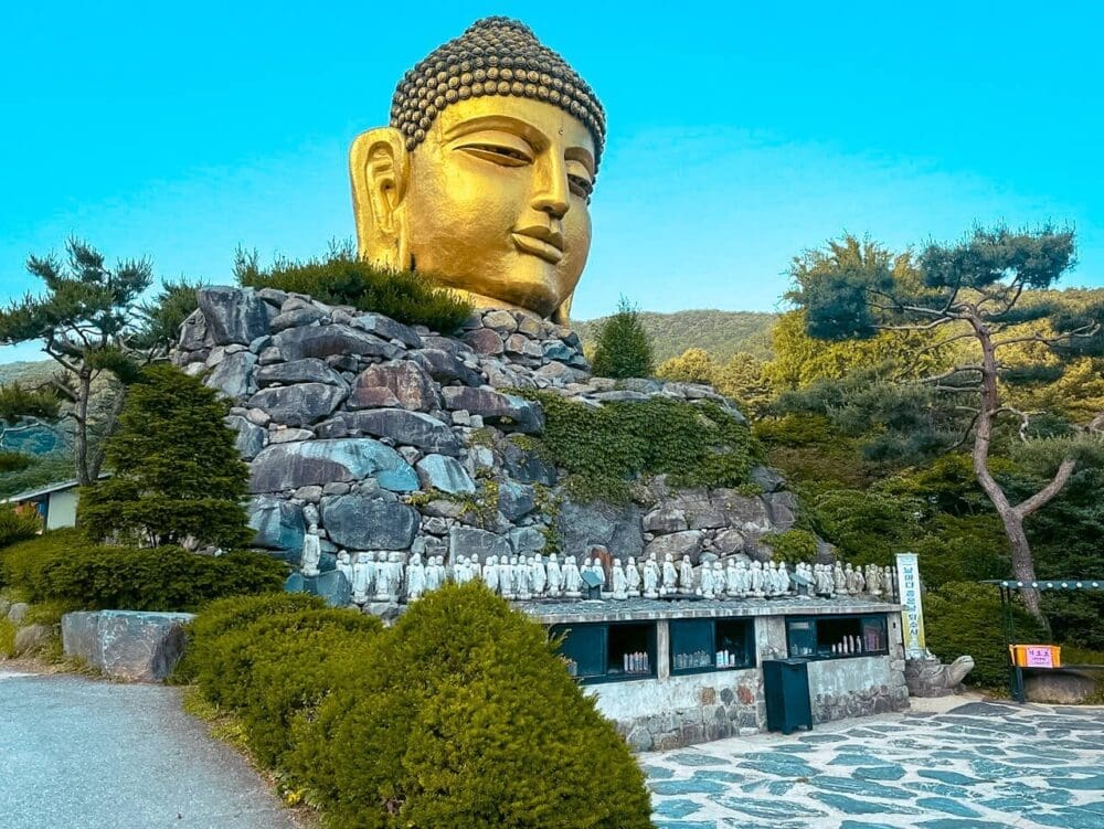 The 3,000 Buddhas at Waujeongsa Temple in Yongin Will Awaken Your Spirit 6 waujeongsa temple | buldu
