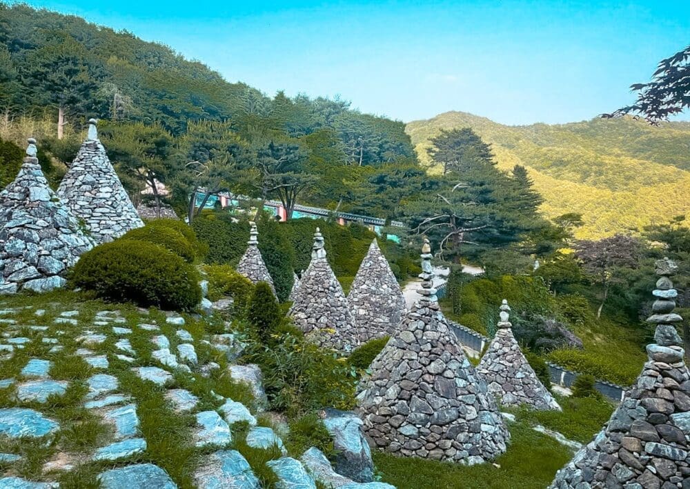 The 3,000 Buddhas at Waujeongsa Temple in Yongin Will Awaken Your Spirit 5 waujeongsa temple yongin korea