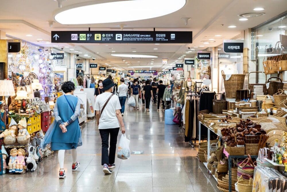 76 Delightful Things to do on a Rainy Day in Seoul (+ Heat and Pollution too!) 25 indoor attractions in seoul | goto mall