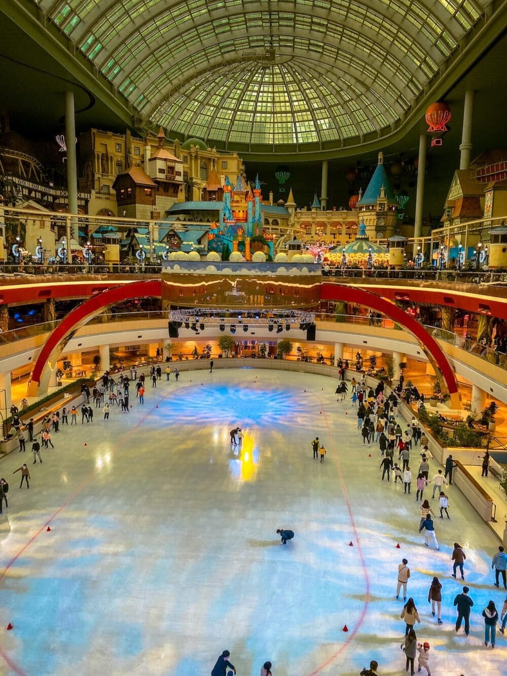 76 Delightful Things to do on a Rainy Day in Seoul (+ Heat and Pollution too!) 23 things to do indoors in seoul | ice skating