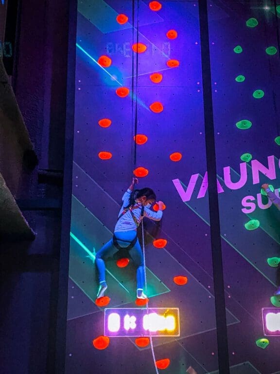 Starfield COEX Mall Guide: 12 Best Things to Do + Navigation Hacks 33 climbing wall at vaunce kids cafe in seoul korea