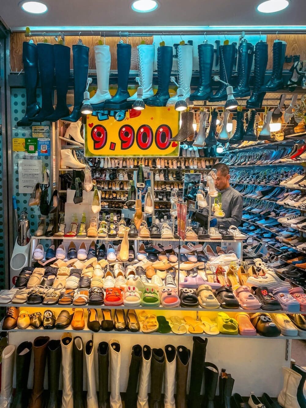 Budget Shopping in Seoul? 7 Cheap Places to Buy the Cutest Fashion, Accessories and Souvenirs 23 budget shopping in seoul | gangnam station underground mall