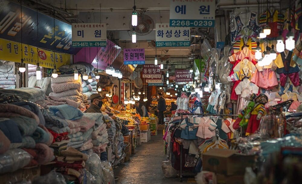 Budget Shopping in Seoul? 7 Cheap Places to Buy the Cutest Fashion, Accessories and Souvenirs 12 budget shopping in seoul | gwangjang market