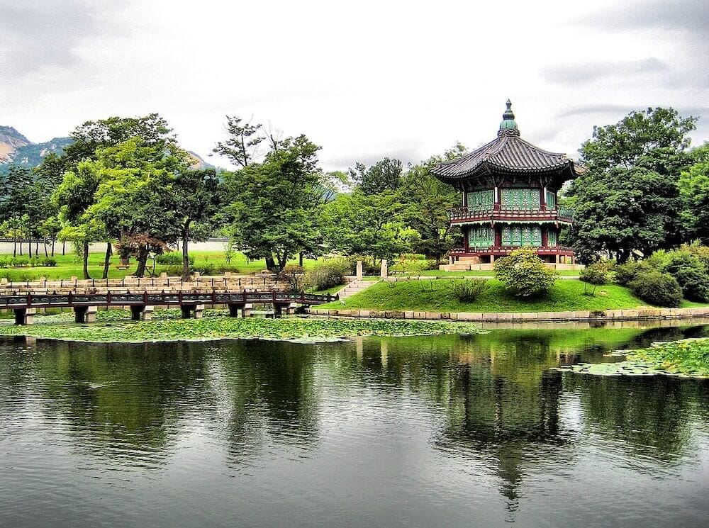 1024px Gyeongbokgung Garden 1510258602 1
