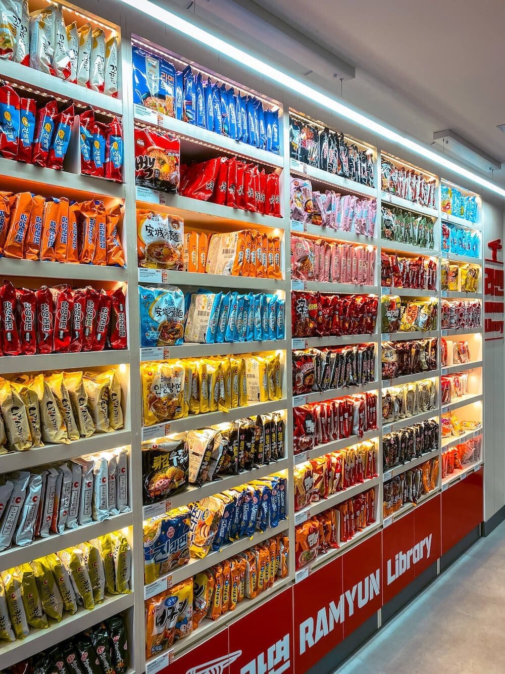 The Viral Ramyun Library in Seoul | A Noodle Novel with 225 Delicious Chapters 23 Ramyun Library in Jamsil Hangang Park