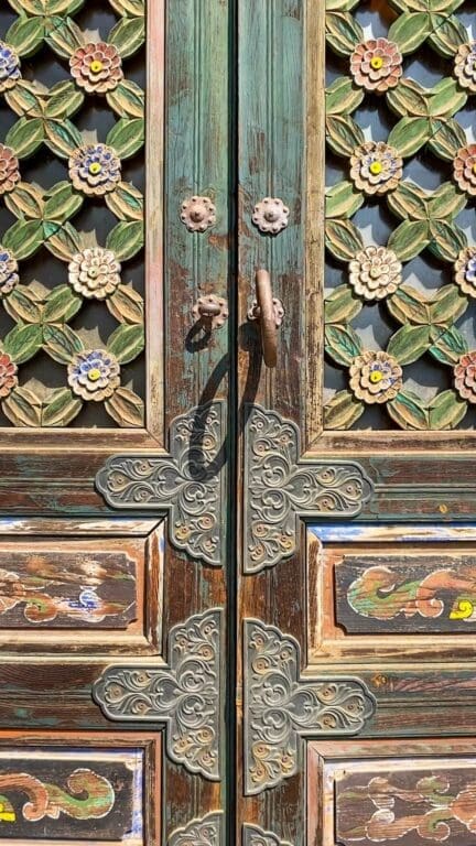 paintwork at bongeunsa temple in seoul