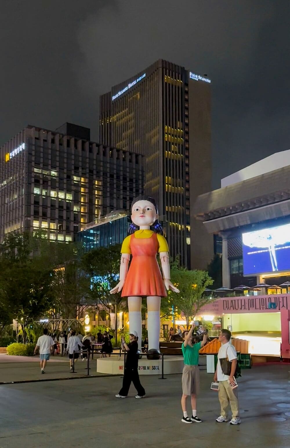 Seoul at Night | 29 Amazing Things for Insomniacs to do After Dark 7 squid game pop-up gwanghwamun square seoul
