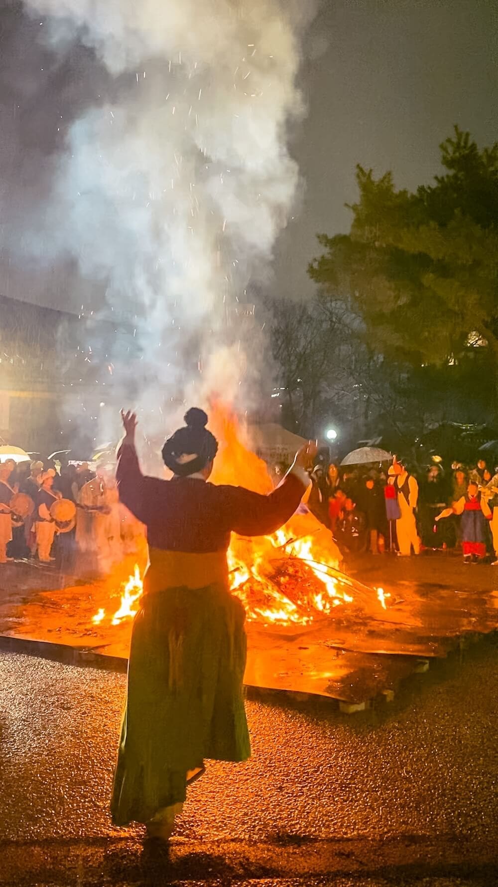 Jeongwol Daeboreum Fire Festival | 7 Places to Celebrate the Great Full Moon in South Korea 14 burning of the moon house at daeboreum in seoul