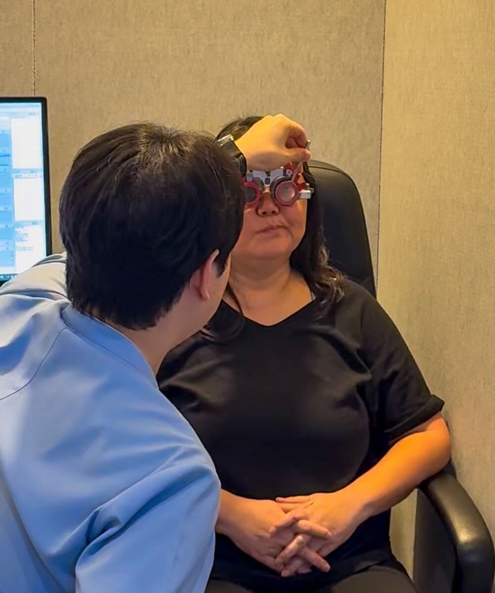 eye exam for foreigners at bright eye clinic in gangnam
