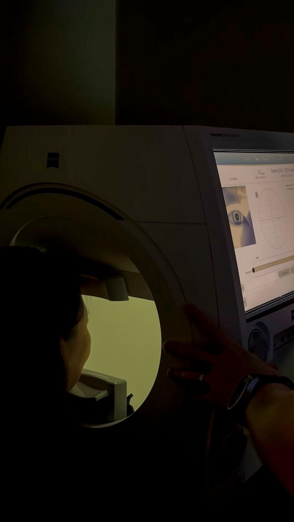 eye exam at bright eye clinic in seoul