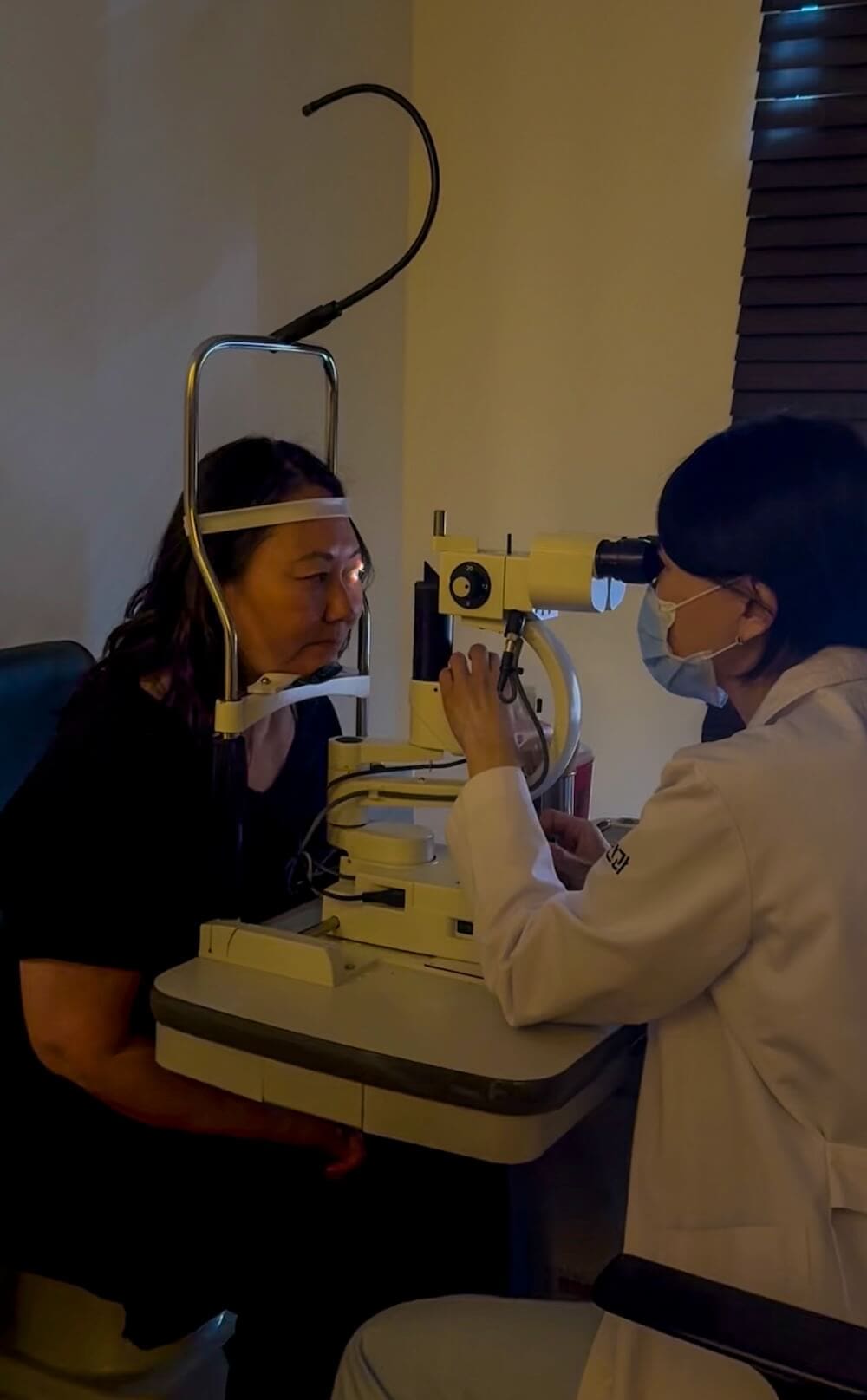 eye exam at bright eye clinic in seoul