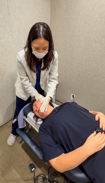 facial chuna therapy for facial asymmetry at duna clinic in seoul