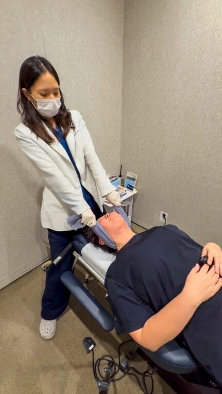 chuna manual therapy treatment for buffalo hump at duna clinic in seoul